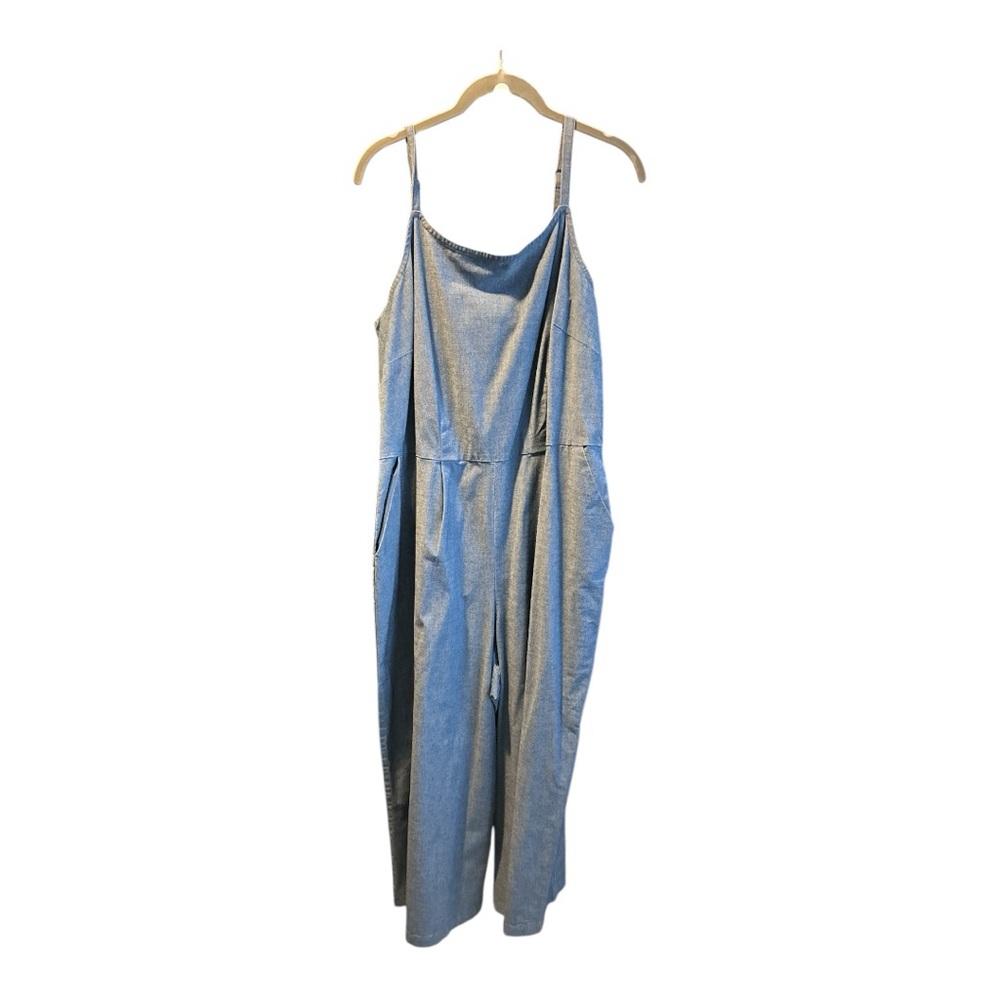 So cute and Cozy Women's Blue Denim Chambray Jumpsuit Wide Leg cropped & pockets